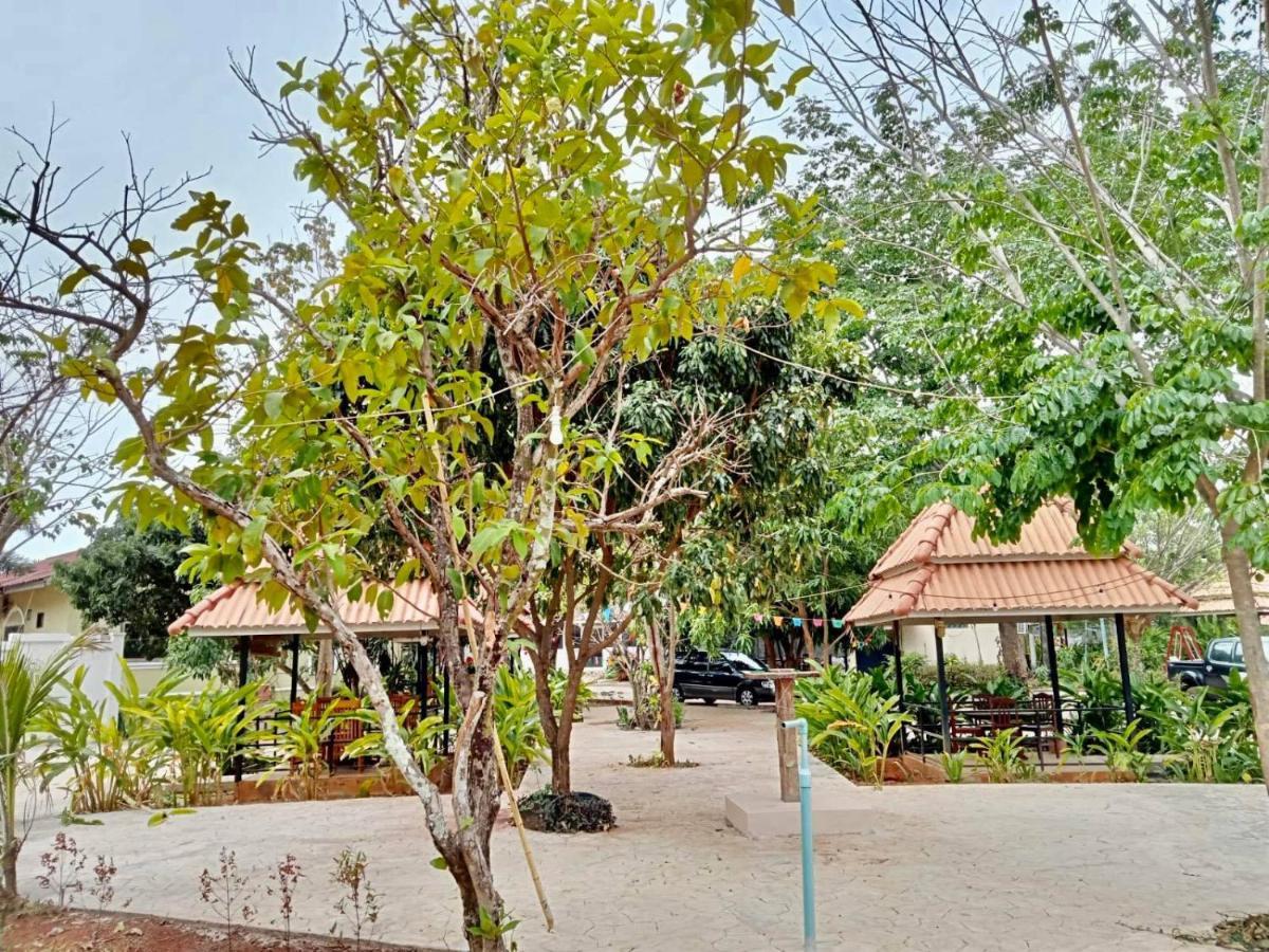 Erawan Guesthouse Pakse Exterior foto