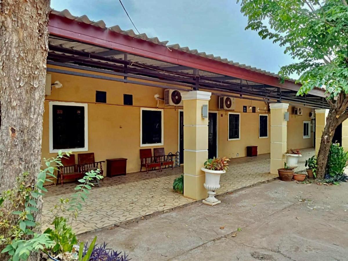 Erawan Guesthouse Pakse Exterior foto