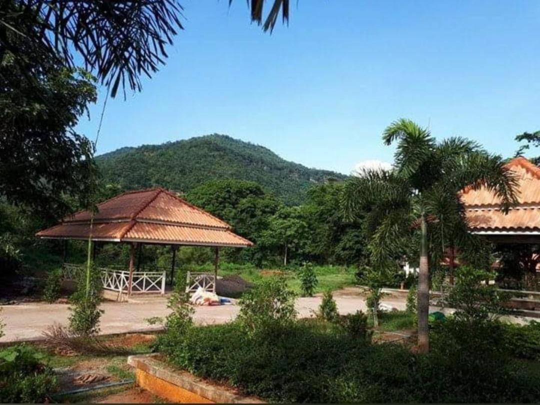 Erawan Guesthouse Pakse Exterior foto