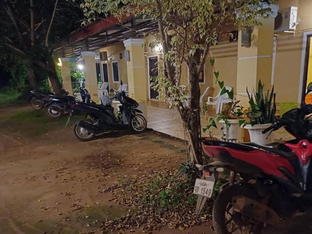 Erawan Guesthouse Pakse Exterior foto