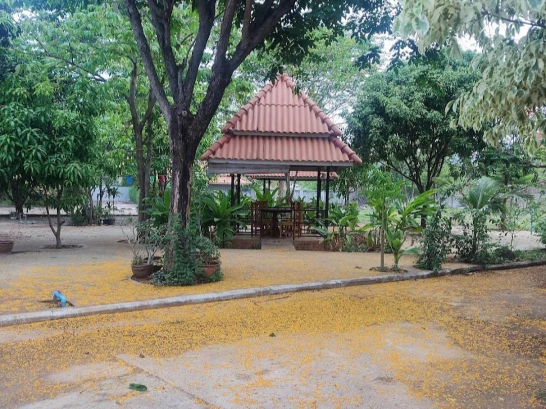 Erawan Guesthouse Pakse Exterior foto